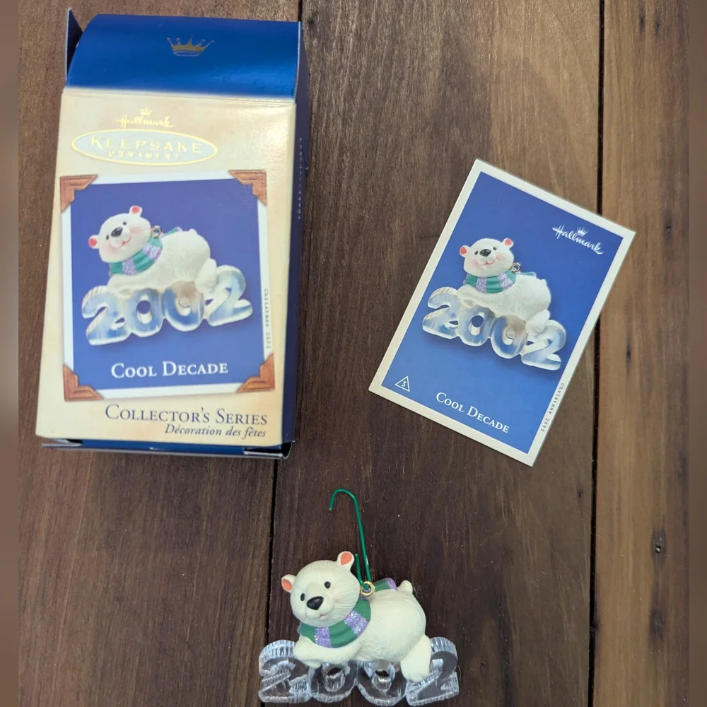 2002 Hallmark Keepsake Cool Decade Polar Bear 3rd‎ in Series Ornament Open Box